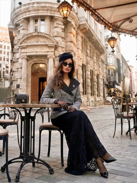 طقم تنوره دانتيل مميزه وجاكيت رسمي مع حزام