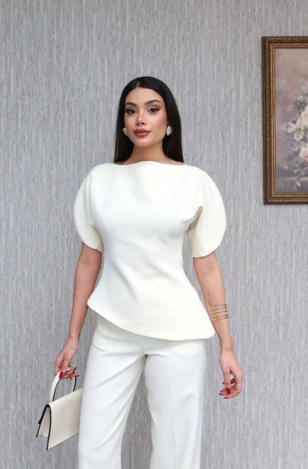 طقم قصّة زارا لون ابيضّ فقط بلوزة وبنطلون
