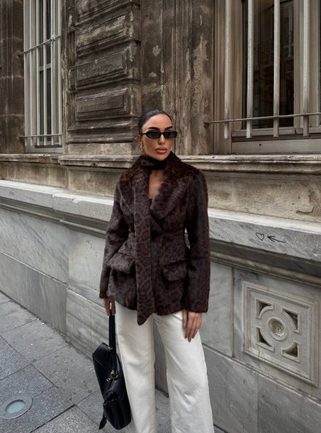 جاكيت نمر مع شال ، شتوي